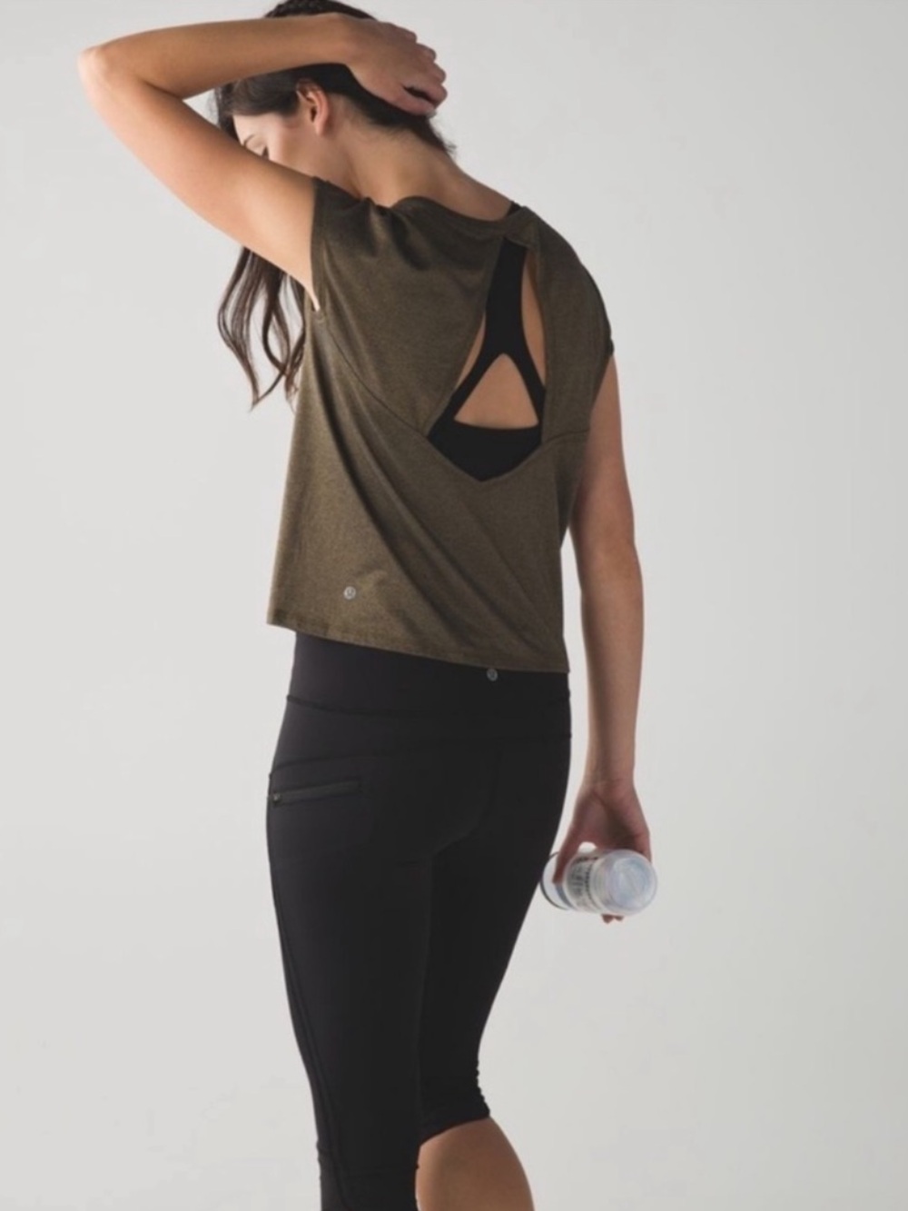Lululemon Sweaty Or Not Tee Heathered Black /
Gold Size 6